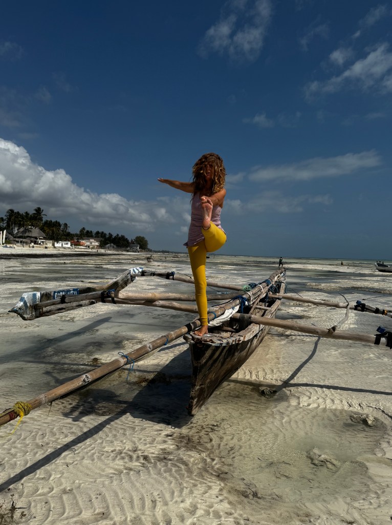 dhowboatyogaposezanzibar